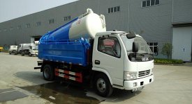 小多利卡清洗吸污車(chē)